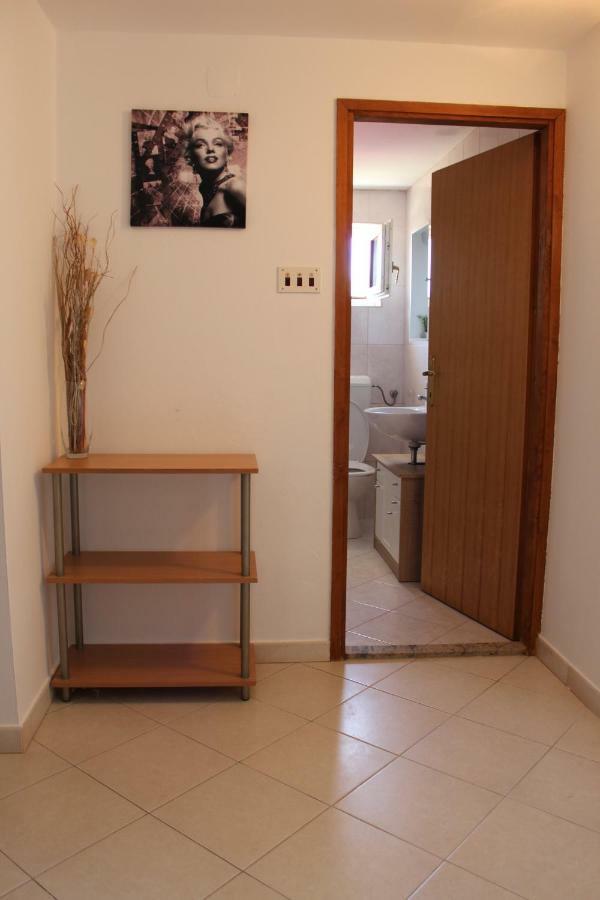 Apartman Leni Nin Kültér fotó